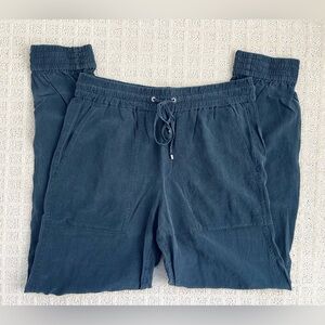 Theory Faded Black Silk Cropped Joggers Size 0